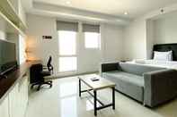 Lobby Comfy and Spacious Studio Room Azalea Suites Apartment By Travelio