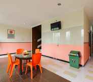 Lainnya 4 RedDoorz near The Jungle Waterpark Bogor