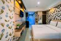 Kamar Tidur Cozy and Simple Studio Tamansari Skylounge Makassar Apartment By Travelio
