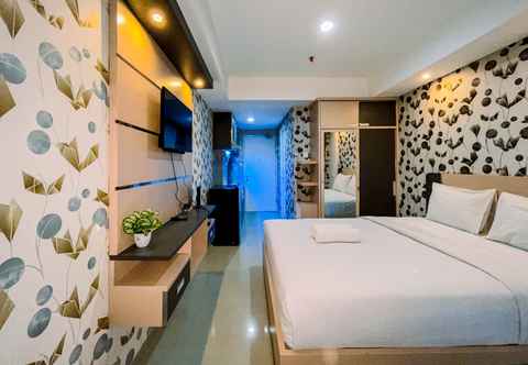 Bedroom Cozy and Simple Studio Tamansari Skylounge Makassar Apartment By Travelio