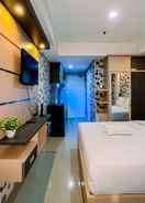 BEDROOM Cozy and Simple Studio Tamansari Skylounge Makassar Apartment By Travelio