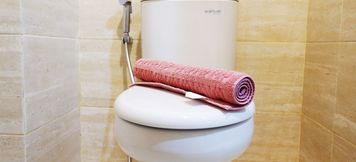 客室内バスルーム 6 Budget Studio Room Apartment Springwood Residence By Travelio