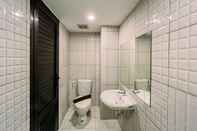 In-room Bathroom Comfort Stay and Homey Studio De Prima Apartment By Travelio