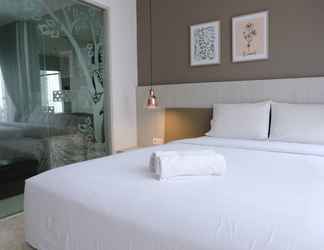 Bedroom 2 Luxury 1BR at Dago Suites Apartment By Travelio