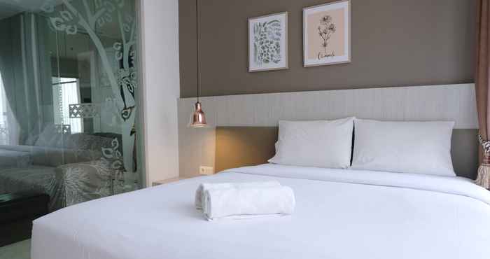 Kamar Tidur Luxury 1BR at Dago Suites Apartment By Travelio