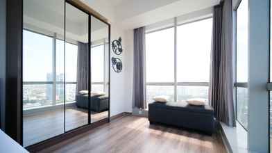 Lainnya 4 Minimalist with Beautiful View 2BR Apartment at Grand Sungkono Lagoon By Travelio