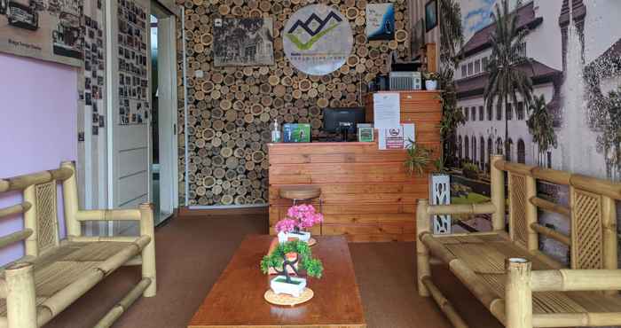 Sảnh chờ Radio Backpacker Guesthouse SYARIAH