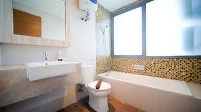 In-room Bathroom 4 Exclusive 2BR Apartment Connected to Mall at Aryaduta Residence By Travelio