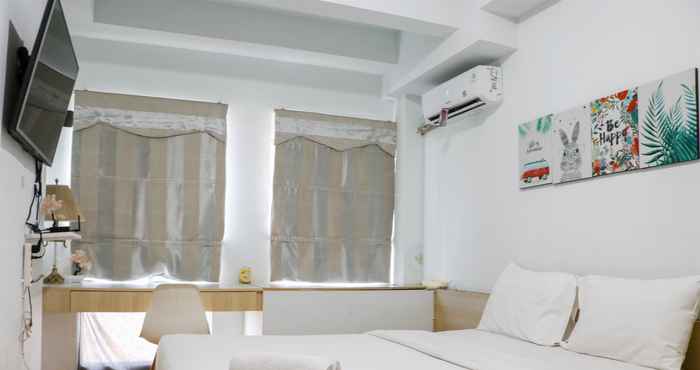 Bilik Tidur Homey and Cozy Living Studio Patraland Urbano Apartment By Travelio