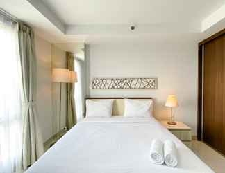 Bilik Tidur 2 Nice and Cozy Studio at Azalea Suites Apartment By Travelio