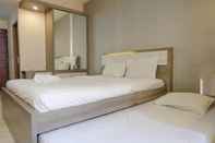 Bilik Tidur Simply Studio Room at Apartment Emerald Towers Bandung By Travelio
