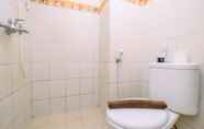 In-room Bathroom 6 Cozy Stay 2BR Apartment at Bogor Valley By Travelio