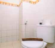 In-room Bathroom 6 Cozy Stay 2BR Apartment at Bogor Valley By Travelio