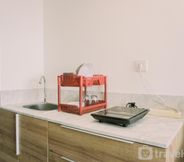 Others 3 Comfy and Homey Studio Collins Boulevard Apartment By Travelio