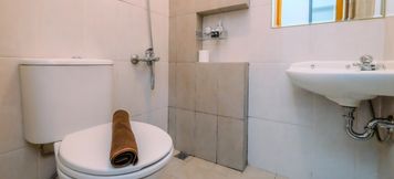 其他 5 Simply Look and Comfortable 2BR Royal Heights Apartment By Travelio