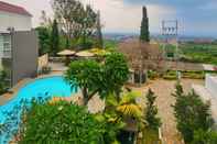 Swimming Pool Sinergi Hotel & Villa