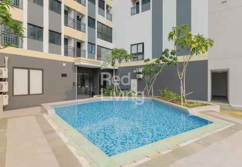 Swimming Pool RedLiving Apartemen Jakarta Living Star - BoboRooms