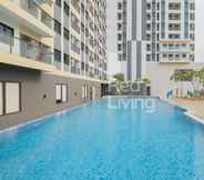 Swimming Pool 3 RedLiving Apartemen Jakarta Living Star - BoboRooms