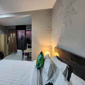 Bedroom 1 Hepiyuk Luxury Guest House, Rusters Pottery Studio Hotels