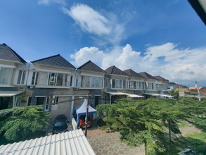 Exterior 4 Villa Siti Malang