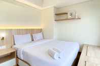 Kamar Tidur Cozy Living 2BR at Pollux Chadstone Apartment By Travelio