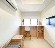 Lobi 6 Cozy Living 2BR at Pollux Chadstone Apartment By Travelio