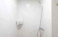 In-room Bathroom 6 Spacious 2BR at Apartment Grand Asia Afrika By Travelio