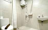 In-room Bathroom 5 Comfortable and Great Deal Studio Pollux Chadstone Apartment By Travelio