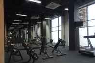 Fitness Center Cozy Living and Modern Studio Loft at Kingland Avenue Apartment By Travelio