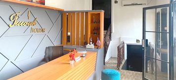 Lobby 3 Urbanview Hotel Syariah House of Tuwuh by RedDoorz