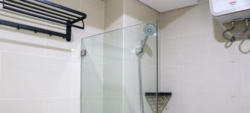 In-room Bathroom 5 Homey and Spacious Studio at Daan Mogot City Apartment By Travelio