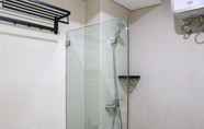 In-room Bathroom 5 Homey and Spacious Studio at Daan Mogot City Apartment By Travelio