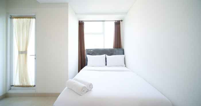 Bedroom Simple and Modern Studio at Grand Sungkono Lagoon Apartment By Travelio