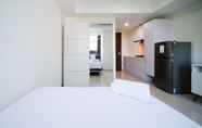 Common Space 3 Simple and Modern Studio at Grand Sungkono Lagoon Apartment By Travelio