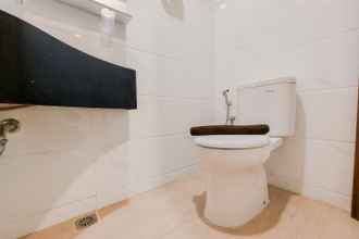 In-room Bathroom 4 Comfy and Cozy Living Studio Sky House BSD Apartment By Travelio