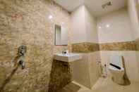 In-room Bathroom Comfort Stay Studio Apartment at Mataram City By Travelio