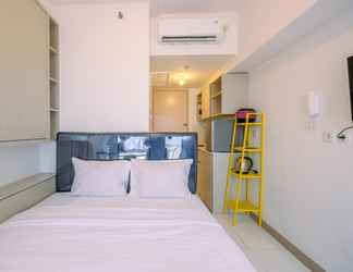 Kamar Tidur 2 Nice and Simply Studio at Tokyo Riverside PIK 2 Apartment By Travelio