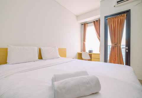 ห้องนอน Comfy and Good Deal Studio Apartment Transpark Cibubur By Travelio