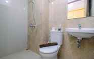 Toilet Kamar 4 Comfy and Good Deal Studio Apartment Transpark Cibubur By Travelio