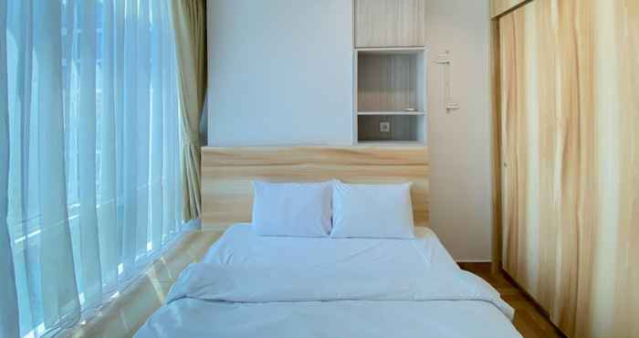 Kamar Tidur Comfy and Great Location 1BR Apartment at Capitol Park Residence By Travelio