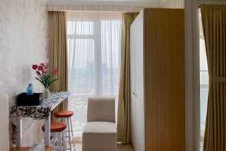 Ruang untuk Umum 4 Modern Look and Comfy Studio Menteng Park Apartment By Travelio