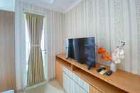 Common Space Modern Look and Comfy Studio Menteng Park Apartment By Travelio