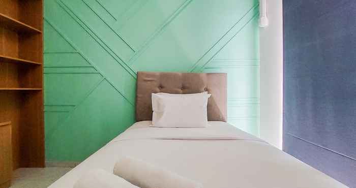 Kamar Tidur Modern Look Studio at Apartment Sky House Alam Sutera By Travelio