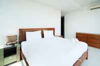 ห้องนอน Homey 1BR with Extra Room at Aryaduta Residence Surabaya Apartment By Travelio