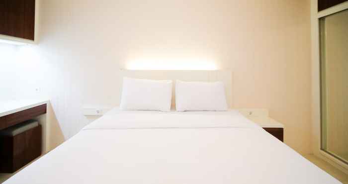 Kamar Tidur Cozy and Compact Stay Studio at Bale Hinggil Apartment By Travelio