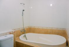 In-room Bathroom 6 Homey and Spacious 3BR at Grand Palace Kemayoran Apartment By Travelio