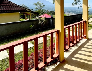 Bangunan 2 Teras Seroja Villas