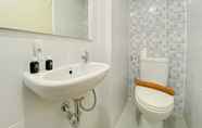 In-room Bathroom 3 Homey and Simply Studio Tokyo Riverside PIK 2 Apartment By Travelio