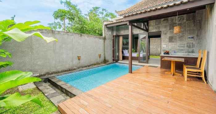 Kolam Renang ME Villa Pererenan