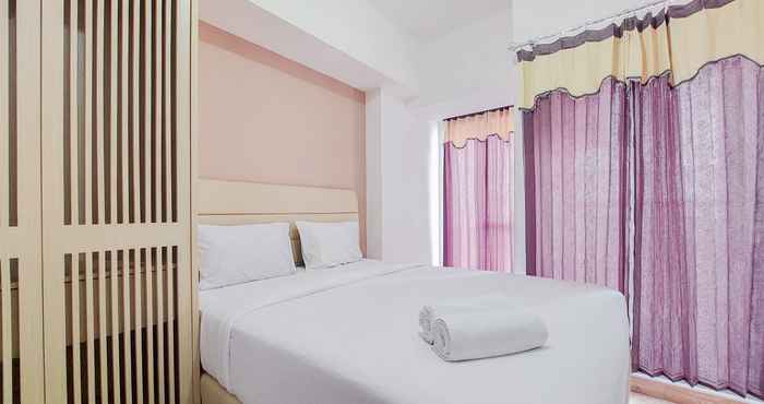 Bilik Tidur Nice and Strategic  Studio Apartment at M-Town Residence By Travelio